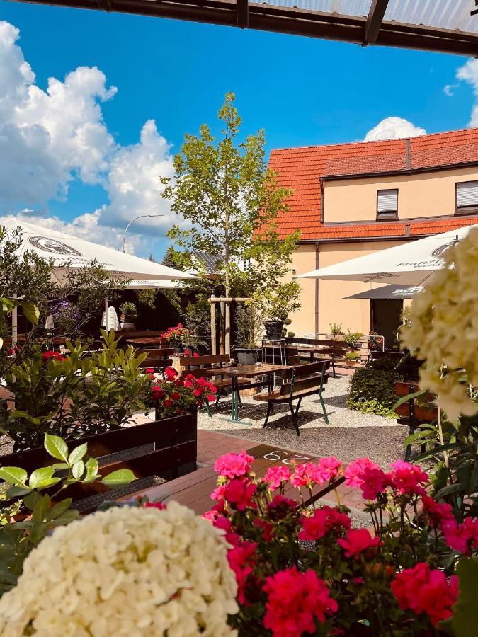 Hotel Landgasthof Zur Sonne Dilinga Exterior foto